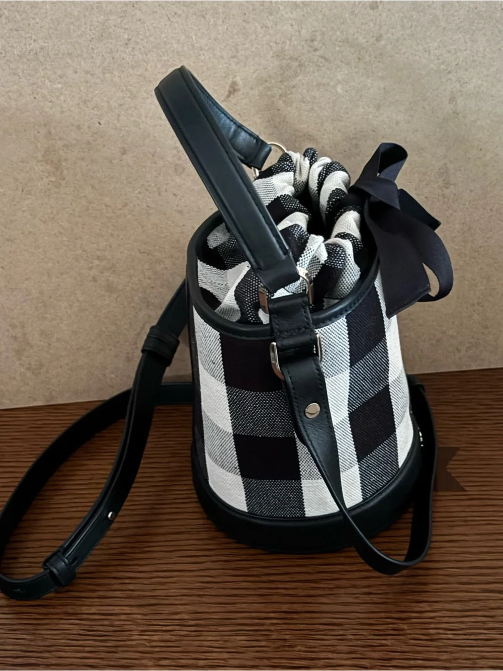 kate spade New York Black & White Gingham Small Bucket Crossbody